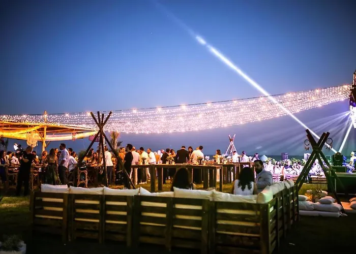 Funbeach / Çeşme - Lilium evleri *