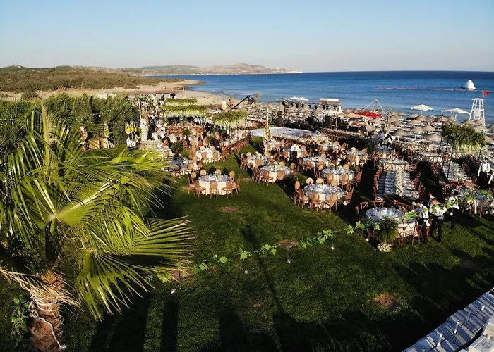 Funbeach / Çeşme - Lilium evleri Otel *