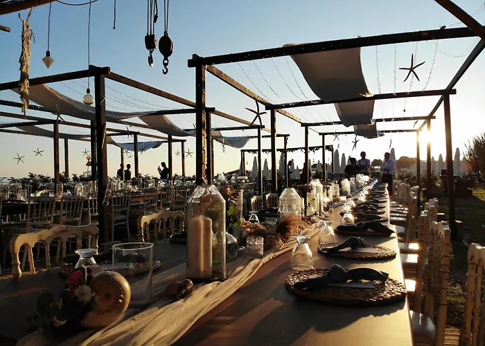 Funbeach / Çeşme - Lilium evleri Otel *